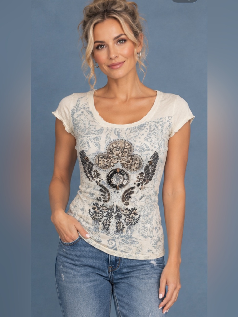 Women’s White Embellished Scoop Neck Tee by Guess Size XS